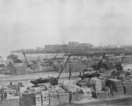 Reconstruction du port de Cherbourg