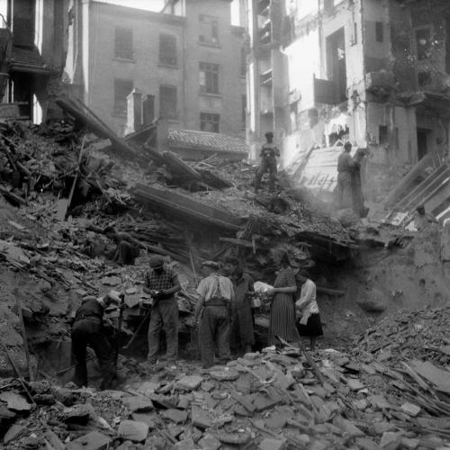 Rue Bancel suite au bombardement de Lyon le 26 mai 1944